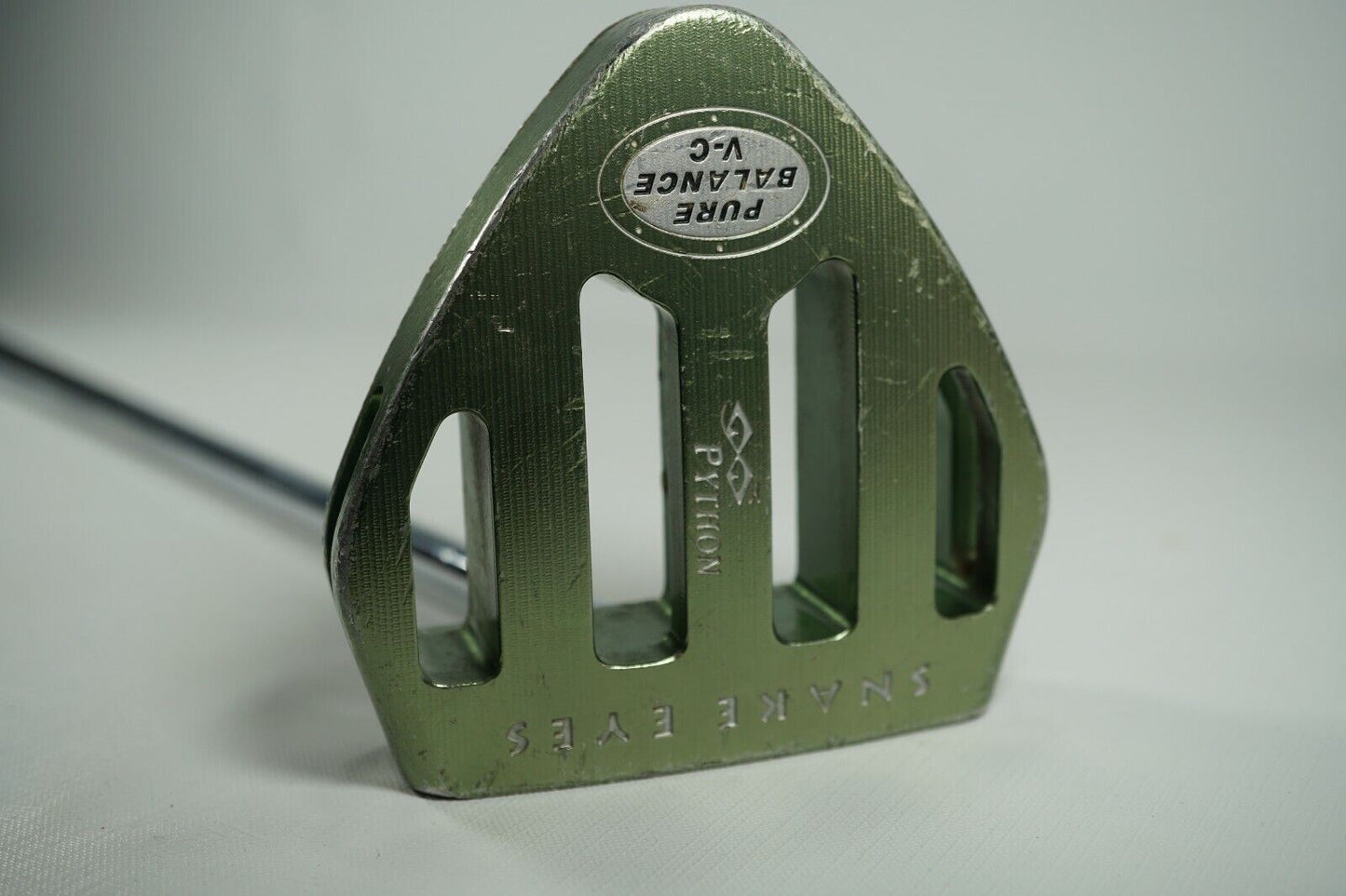 Snake Eyes Python Putter / 32"